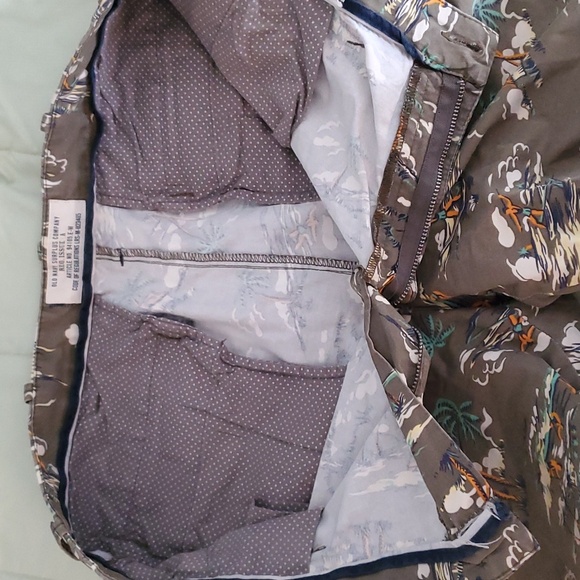 Old Navy shorts - Picture 6 of 10